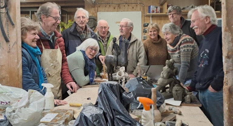 Wisselwerking van beeldhouwgroep Wilpse Klei